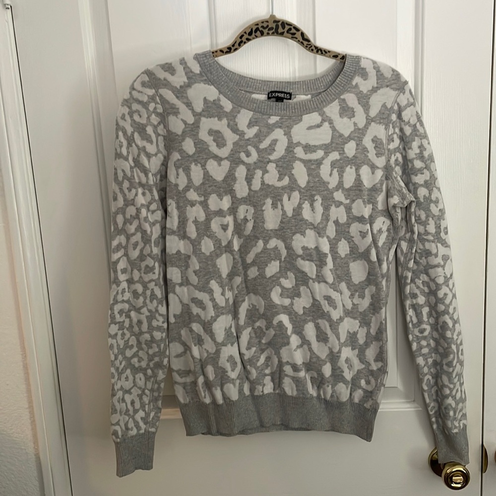 Express sweater white and grey leopard